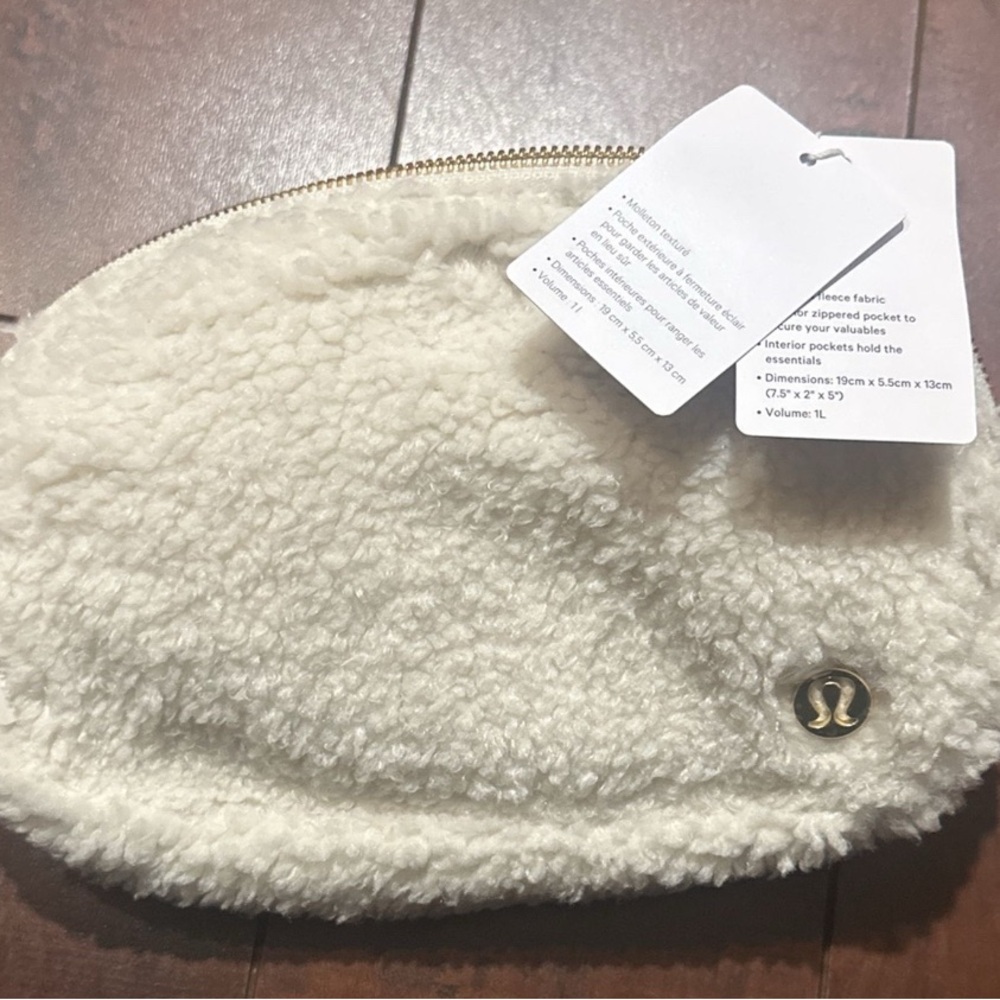 Lululemon Athletica Cream Fleece Bag